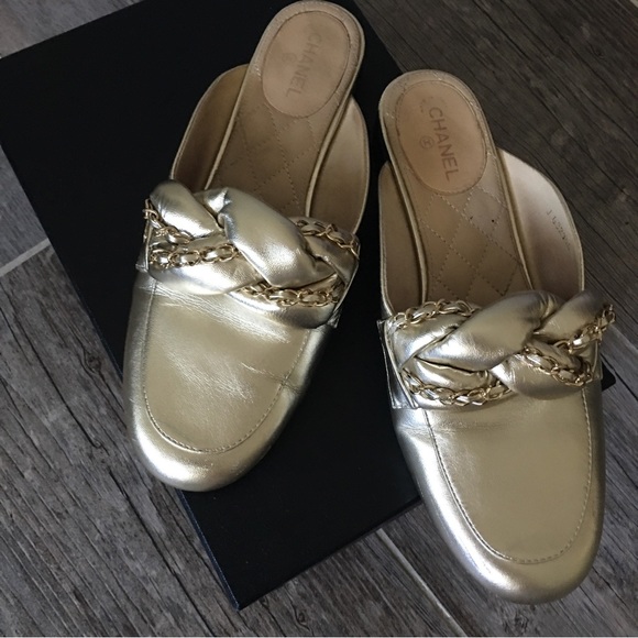 CHANEL gold metallic mule. Size 39. - Picture 2 of 16
